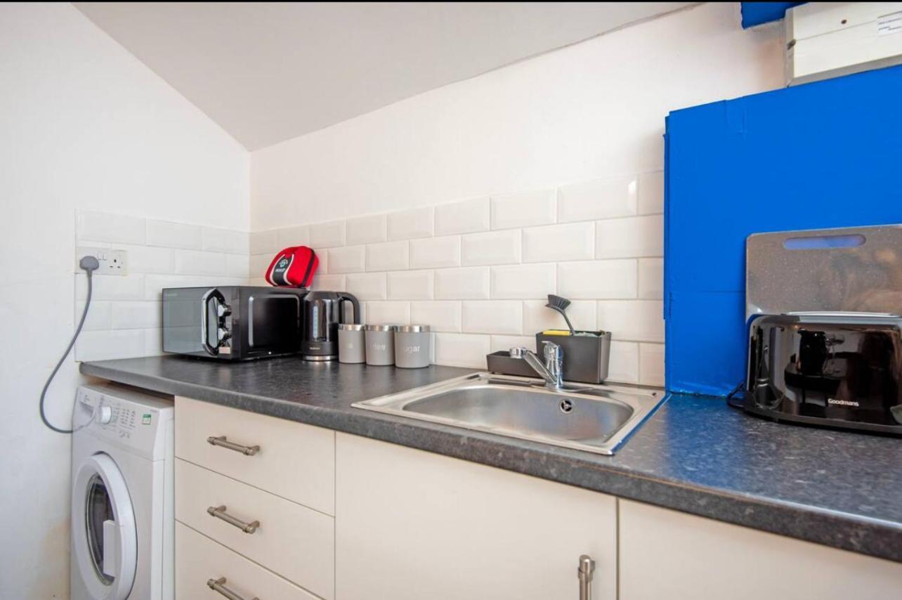 5 Minute Walk From Bury City Centre -1 Bed Flat Esterno foto