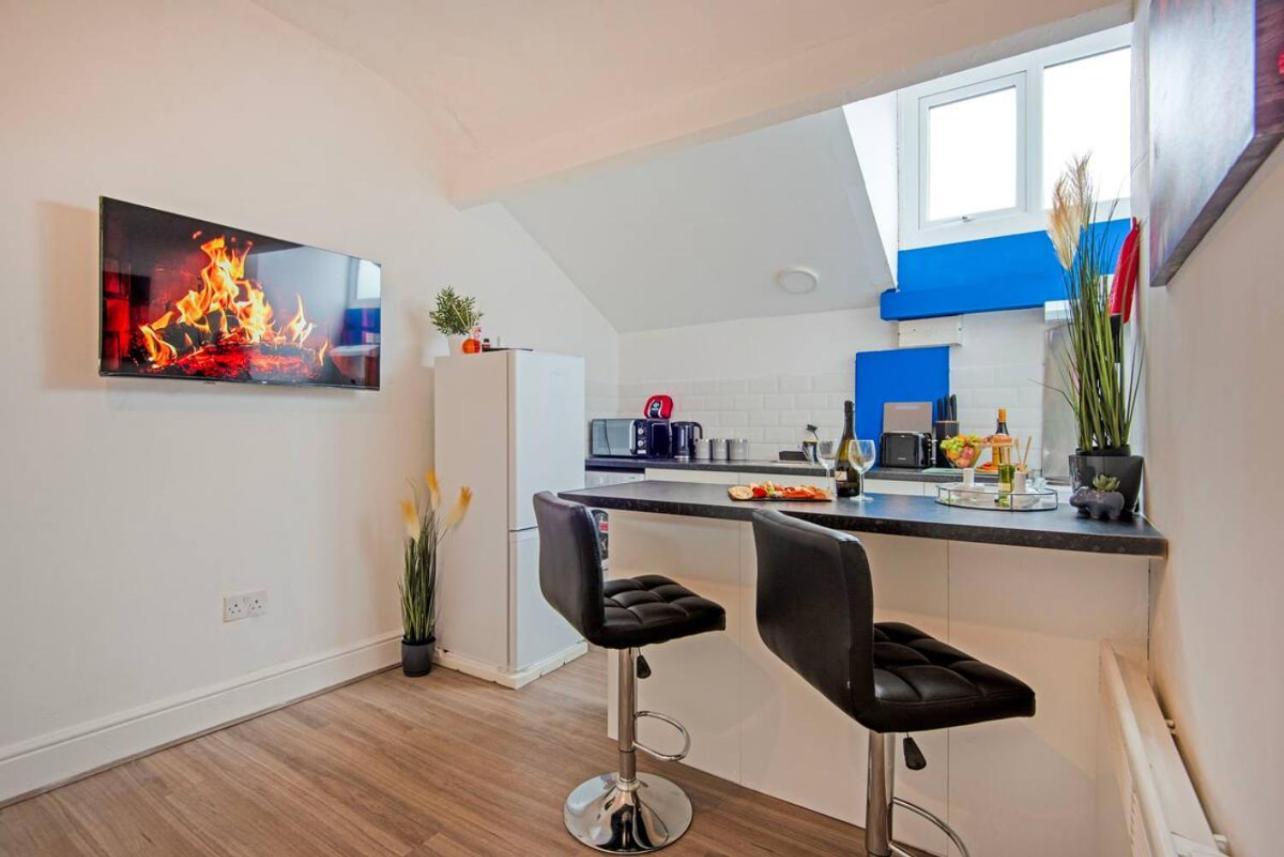 5 Minute Walk From Bury City Centre -1 Bed Flat Esterno foto
